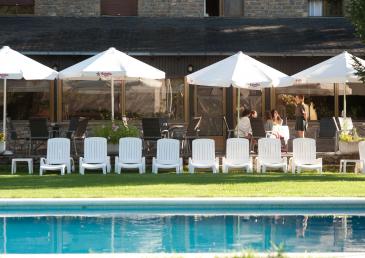 Piscine terrasse solarium