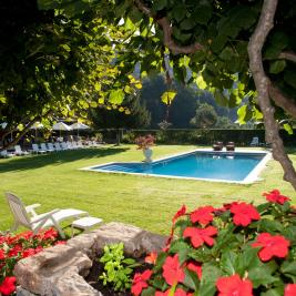 Piscine et jardin