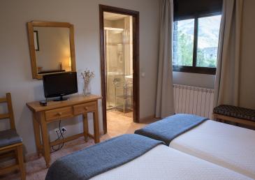 Double room with private bathroom